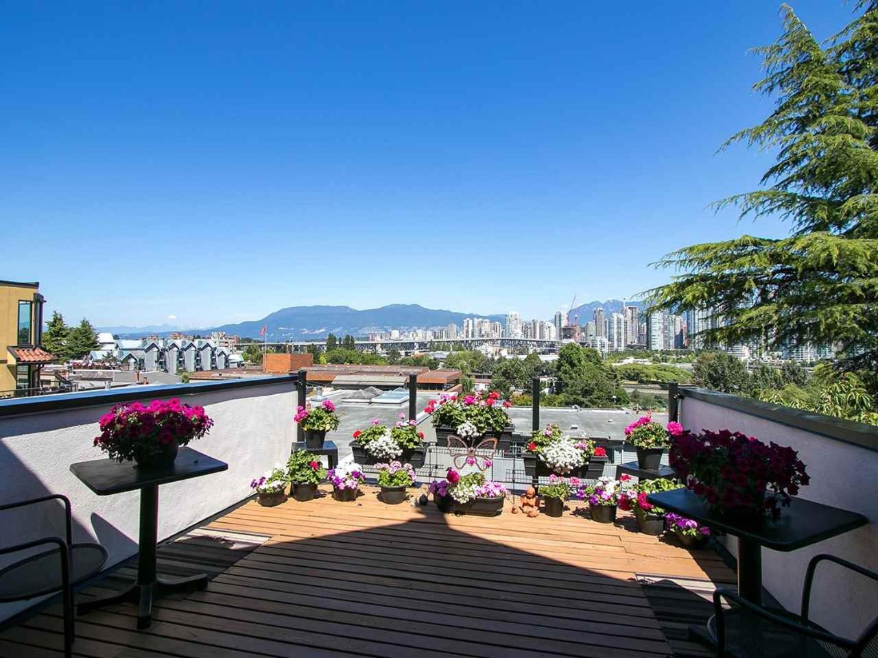 Appartamento Billion Dollar Views In A Beautiful Fairview Slopes Heritage House Vancouver Esterno foto