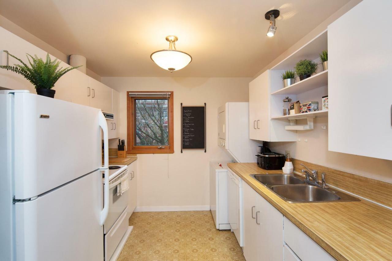 Appartamento Billion Dollar Views In A Beautiful Fairview Slopes Heritage House Vancouver Esterno foto